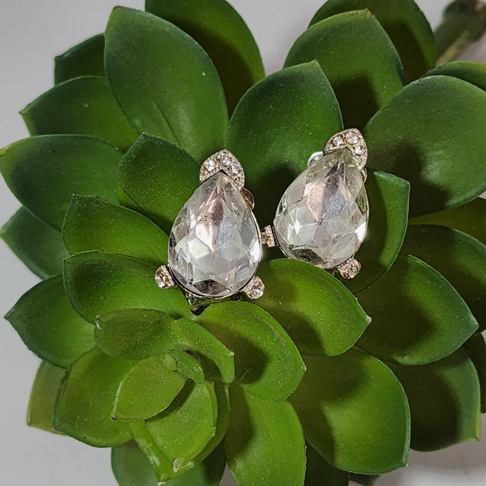 🌻3 for $18 Vintage Costume Silver Gem Clip On Earrings